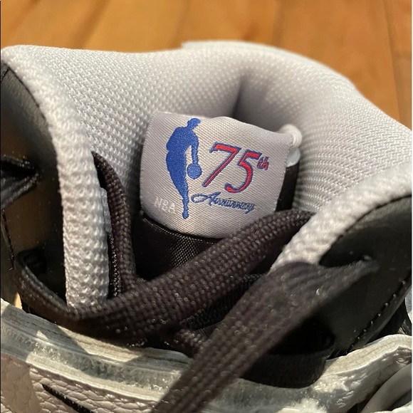 Nike Air Force 1 High ‘07 LV8 EMB Chicago
Size: US 8.5 
Color: Black/grey/red - Picture 4 of 9